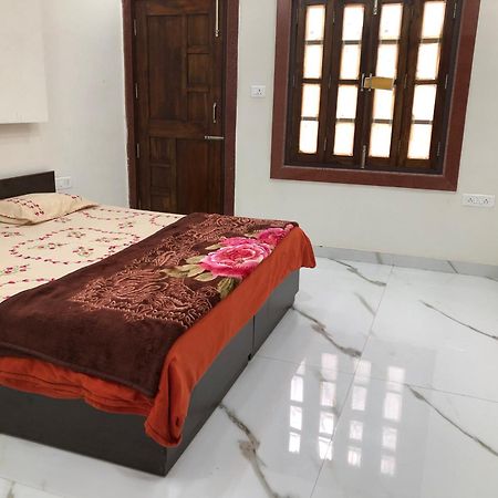 Ramaya Home Stay Varanasi Exterior foto